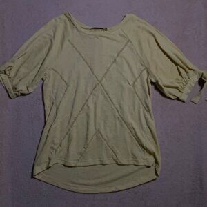 Doe & Rae Women Sz‎ Medium Pale Yellow 1/2 Sleeve Knit Blouse (I)